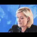 Marine Le Pen explose Abel Mestre, journaliste, sur le nazisme