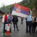 Serbes à la frontière du Kosovo