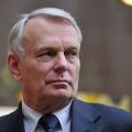 JM Ayrault pris par la patrouille