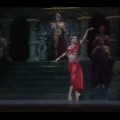 Un peu de beauté dans un monde de brutes : Darcey Bussell – variation du 3ème acte de La Bayadère (Gamzatti) 1991