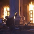 Des miliciens gouvernementaux incendient la Maison des Syndicats d'Odessa, le 2 mai... Plus de 40 morts parmi les manifestants pro-russes