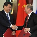 Xi jinping et Vladimir Poutine... lassé de notre russophobie hystérique, l'ours soviétique semble décidé à se trourner définitivement vers l'Asie et les BRICS... et cela va coûter très cher à l'Europe !