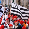 Les Bonnets Rouges bretons, symbole du divorce entre le peuple de souche précarisé et la bourgeoisie urbaine qui