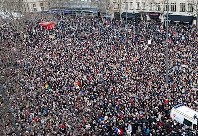 Un-million-et-demi-de-défenseurs-de-la-liberté-dexpression....jpg