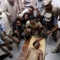 Kadhafi, renversé illégalement, capturé vivant mais massacré, empalé vif devant les services français, au nom des droits de l'h