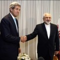 Les ministres des affaires etrangères des USA et de l'Iran, John Kerry et Mohammad Javad Zarif