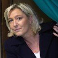 Marine Le Pen, dans l'isoloir..